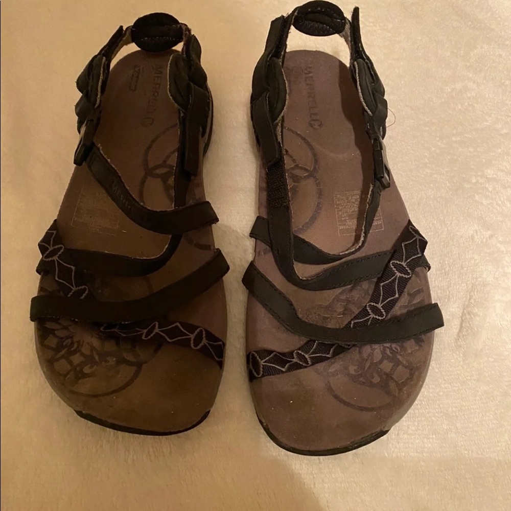 Merrell sandals size 7